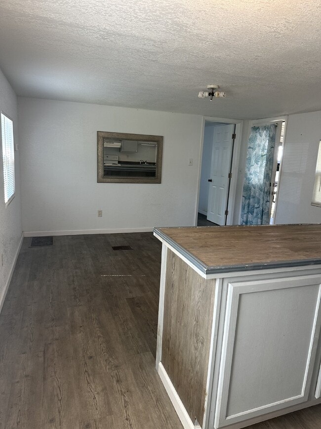 Building Photo - Completely remodeled 2 bedroom, 1.5 bath H...