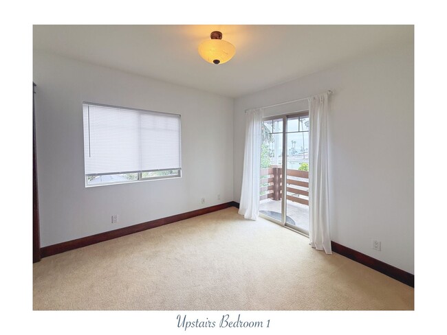 Building Photo - Pet friendly three-story townhouse-style c...