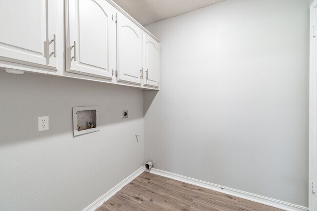 Building Photo - Beautiful 3 Bed 2 Bath Home for Rent in Fo...