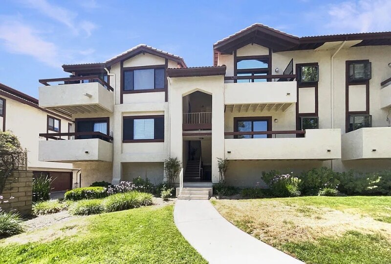Building Photo - 1215 Sarabande Ln
