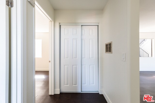 Building Photo - 501 E Hyde Park Pl