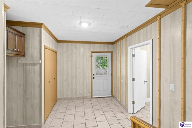 Building Photo - 401 Embry Villa Dr