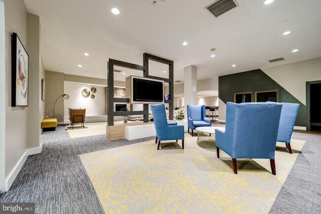 Building Photo - 75 S Reynolds St