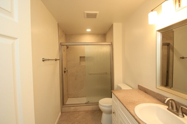 Building Photo - 6356 Swallow St