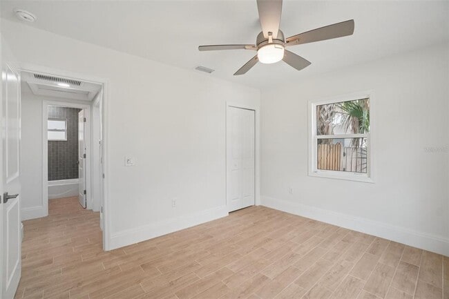 Building Photo - 9008 Bay St NE