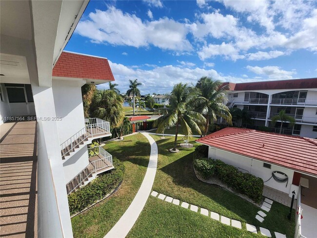 Building Photo - 580 Egret Dr