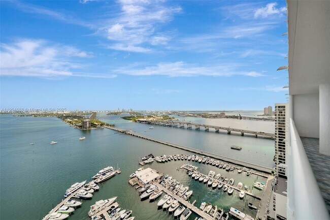 Building Photo - 1717 N Bayshore Dr