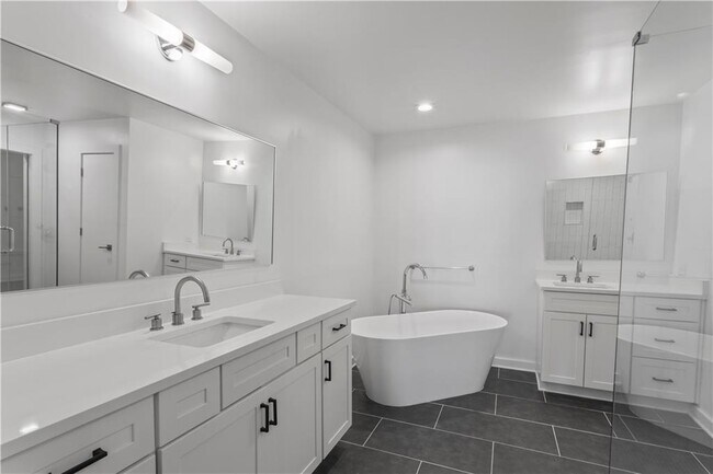 Building Photo - 230 18th St NW