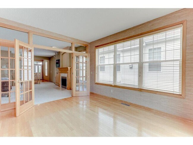 Building Photo - 2074 Clover Ct