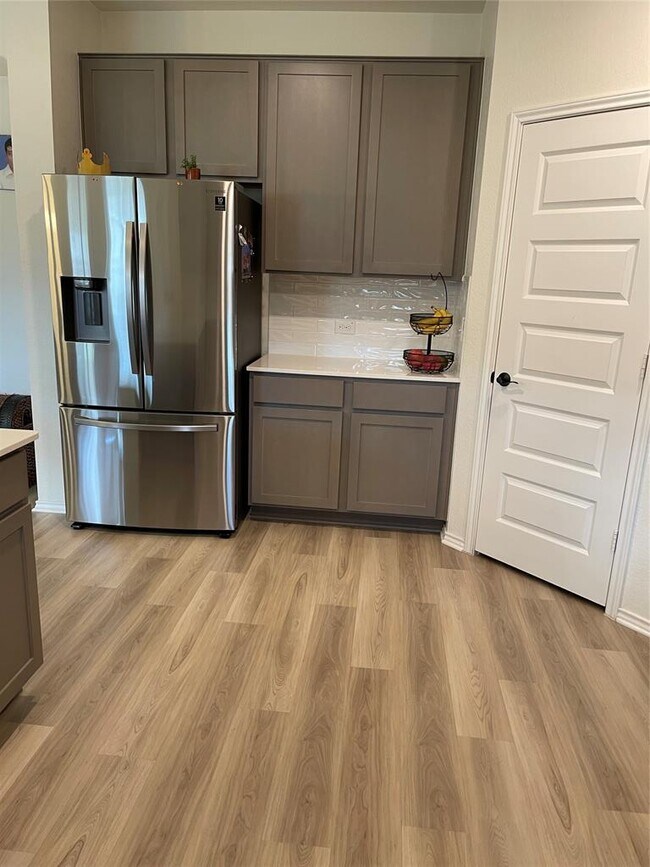 Building Photo - 1537 Sonny Dr