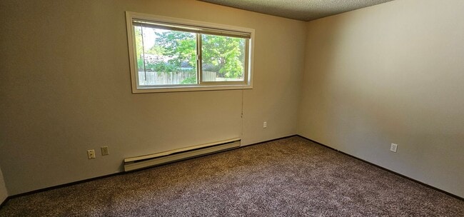 Building Photo - North Kitsap Home