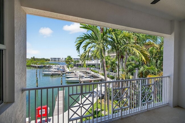 Building Photo - 1000 US-1