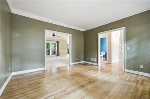 Building Photo - 5525 Hampstead Way