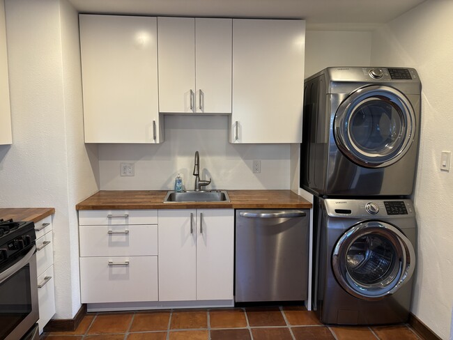 Building Photo - 3926 7th Ave