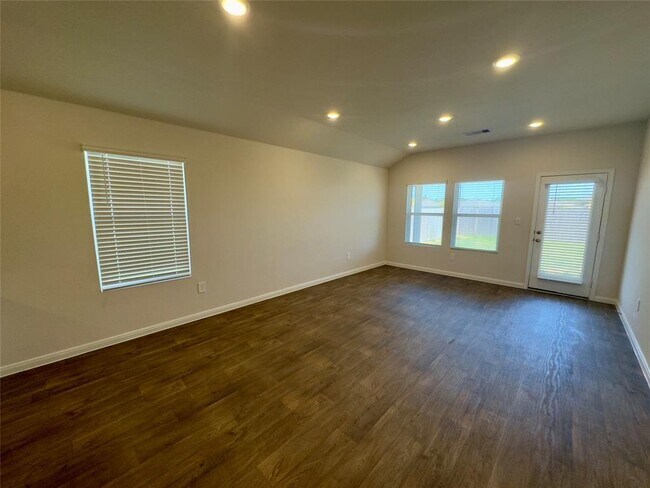 Building Photo - 1302 Camden Ln
