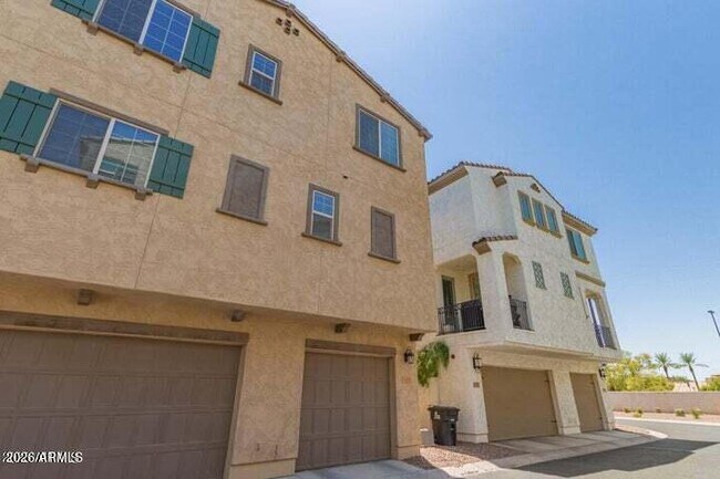 Building Photo - 1635 E Dogwood Ln