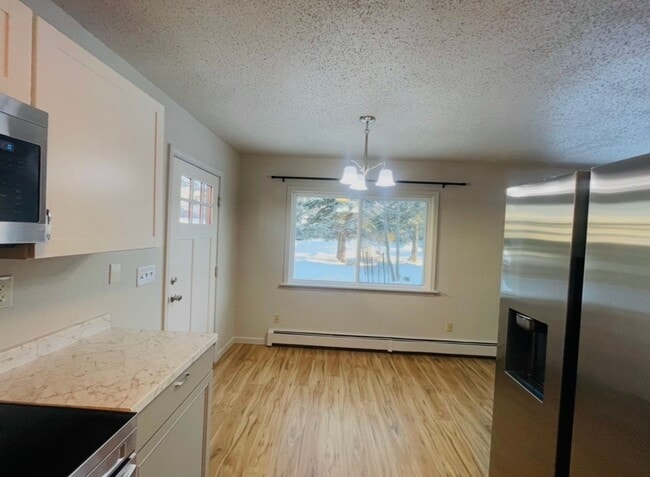 Building Photo - 2718 Lee St