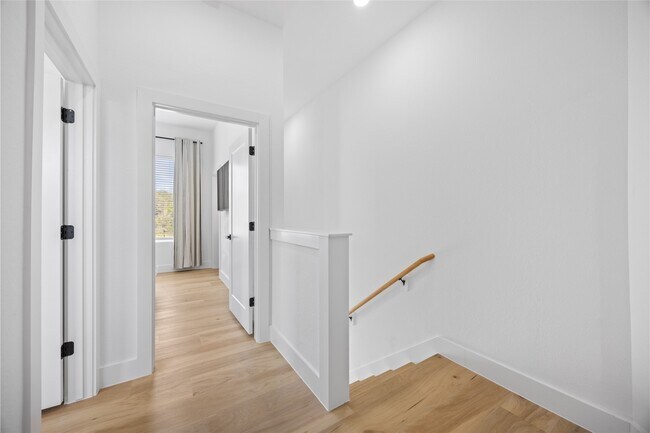 Building Photo - 9019 Comal St