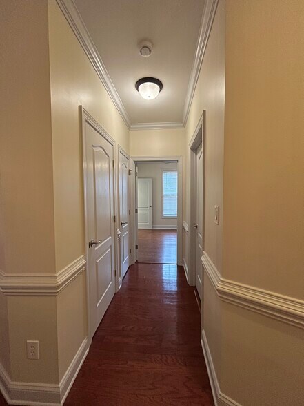 Building Photo - 212 Fountainhead Ln