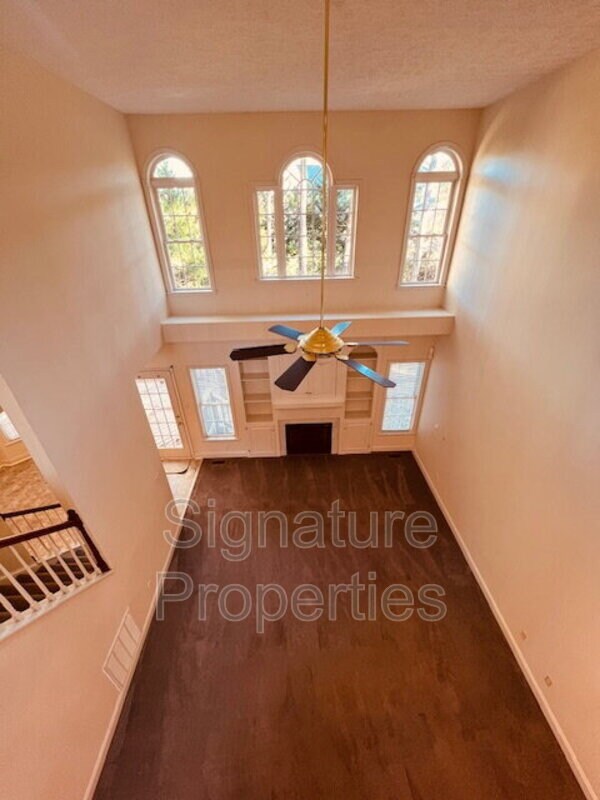 Building Photo - 5100 Beachmere Ct