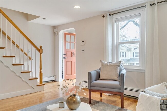 Building Photo - 24 Ledgelawn Ave