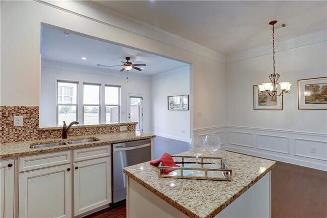 Building Photo - 104 Wellington Trce