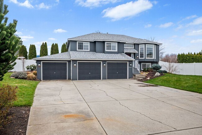 Building Photo - Gorgeous Liberty Lake 5 Bedroom Home!