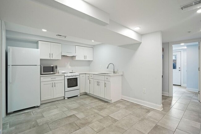 Primary Photo - 2630 4th St NE