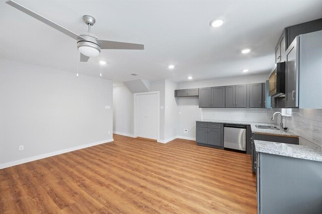 Building Photo - 6609 Bacher St