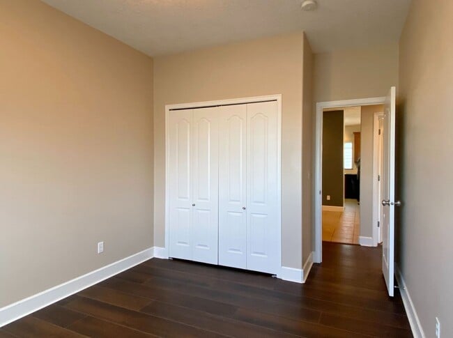 Building Photo - Lovely Modern Westside Home