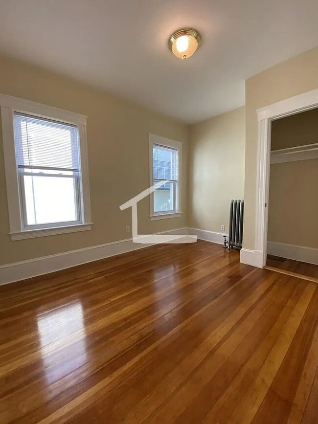 Building Photo - No Brokers Fee, Large Renovated Unit, Steps from the T Stop, Heat, Hot Water Included,