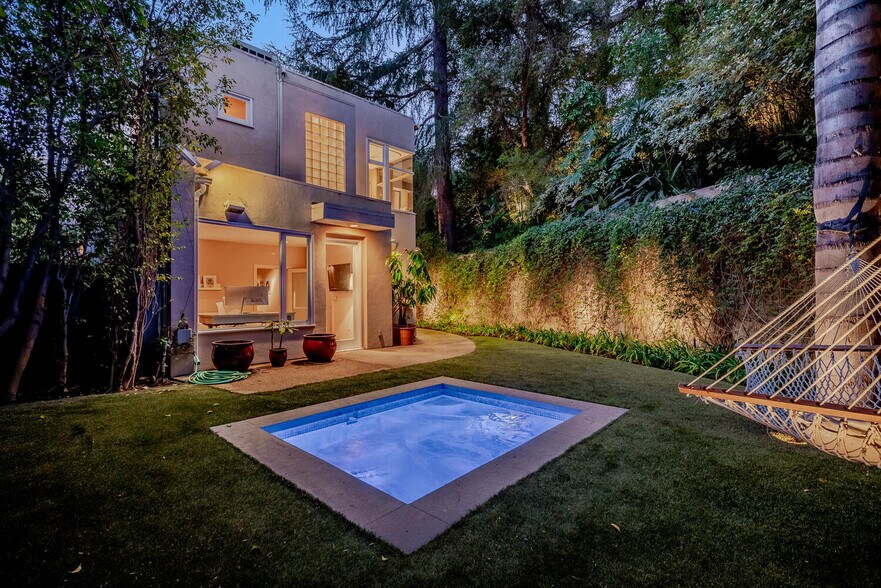 Building Photo - 2423 Horse Shoe Canyon Rd