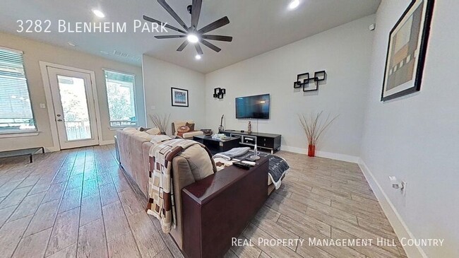 Building Photo - 3282 Blenheim Pk