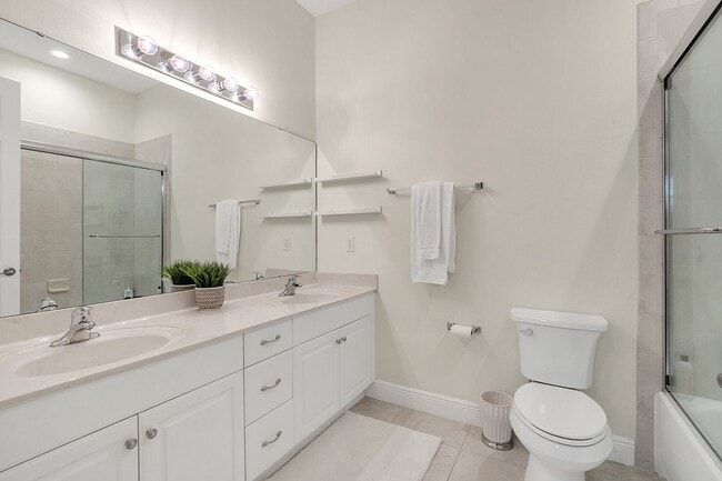 Building Photo - Beautiful Baldwin Park Orlando Town Home