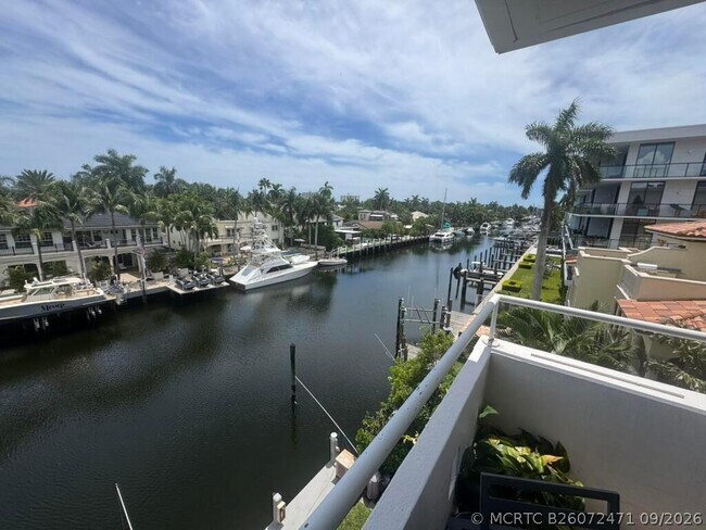 Building Photo - 180 Isle of Venice Dr