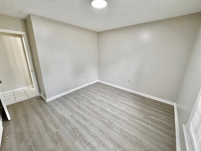 Building Photo - 7086 Cobblestone Dr