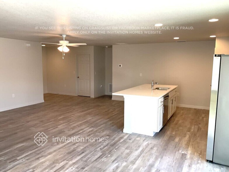 Building Photo - 1658 Yamada St SE