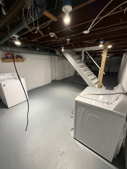 Building Photo - 55 W Lakeview Ave