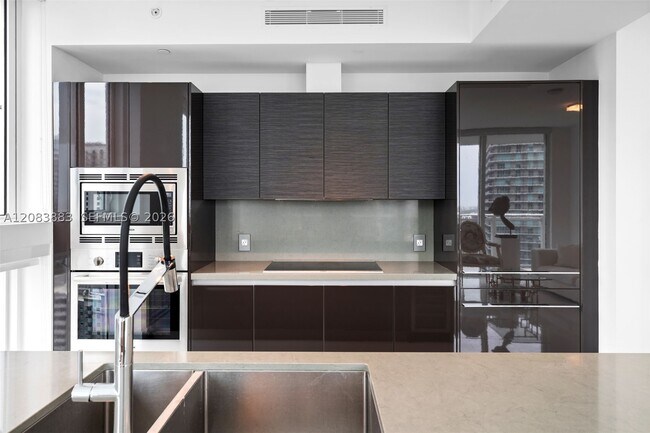 Building Photo - 1080 Brickell Ave