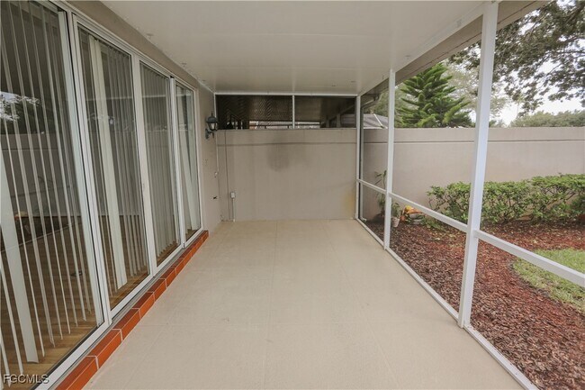 Building Photo - 5823 Cove Cir