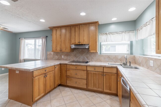Building Photo - 2643 Hodges Bend Cir