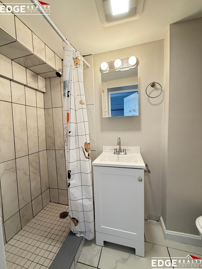 Building Photo - 1709 Commonwealth Ave