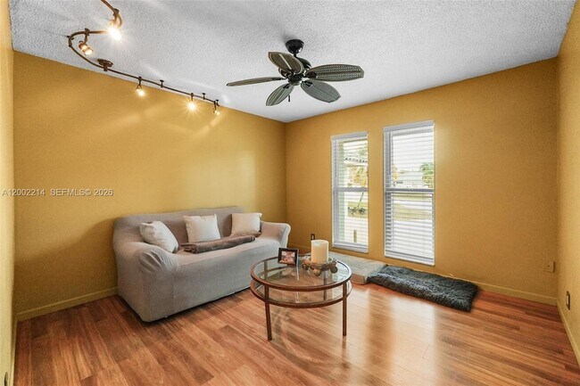 Building Photo - 6975 Bianchini Cir