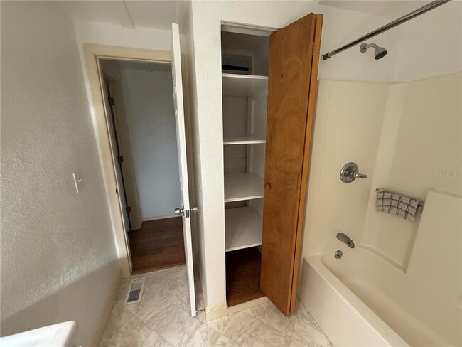 Building Photo - 255 Trailer Ln