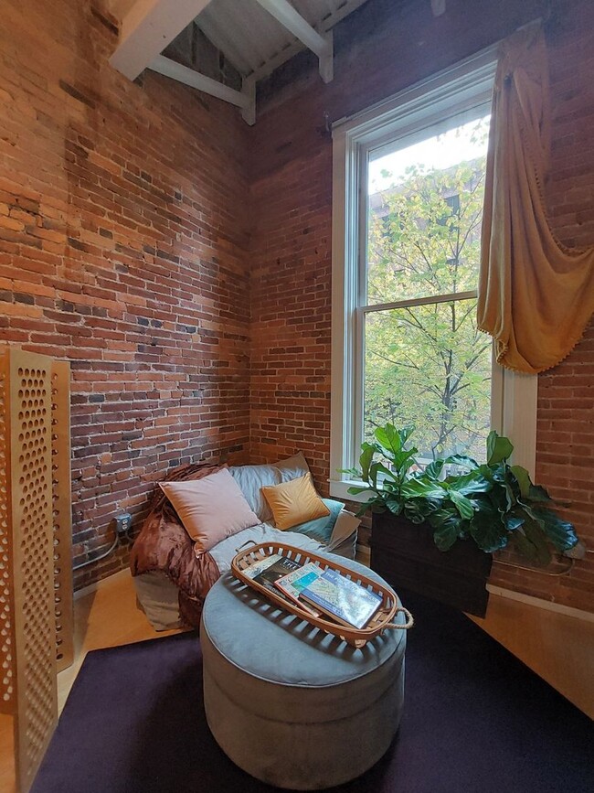 Building Photo - Historic Loft in the Heart of Downtown, st...