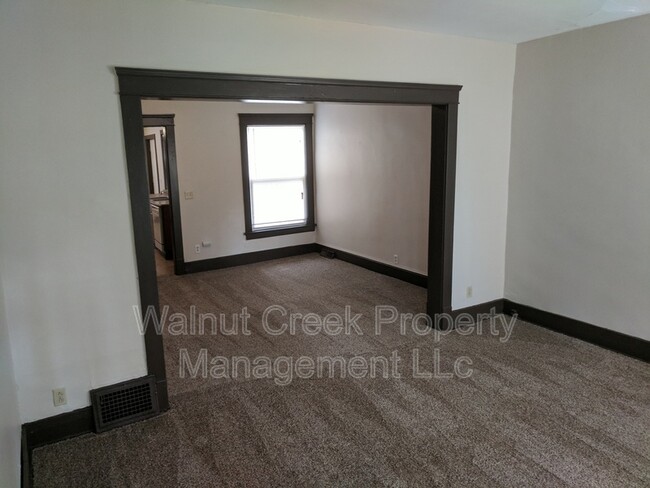 Building Photo - 2103 1/2 E. 31st Street