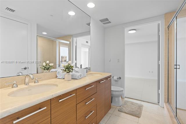 Building Photo - 50 Biscayne Blvd