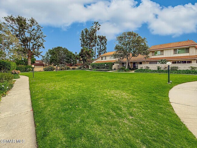 Building Photo - 560 Chapala Dr