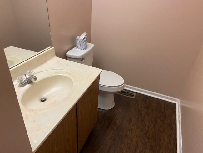 Building Photo - 3134 High Ridge Dr
