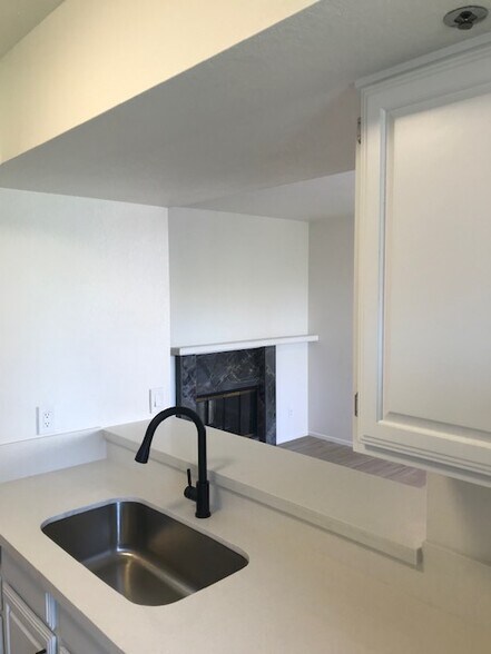 Kitchen/Dining - 7510 E Thomas Rd